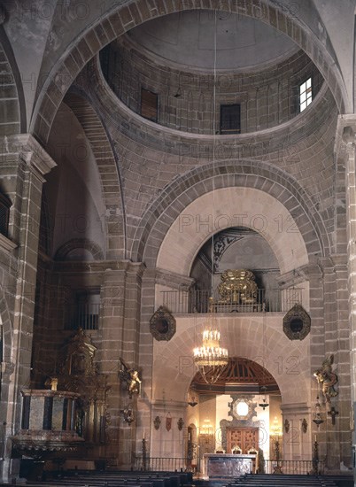 INTERIOR HACIA LA  CABECER
CARAVACA, IGLESIA DE SANTA CRUZ
MURCIA