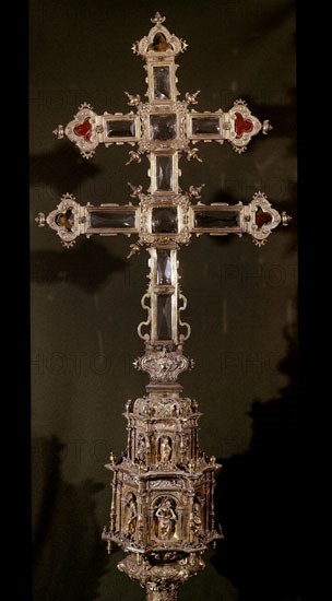 VOZMEDIANO D
CRUZ PROCESIONAL-PLATA DORADA Y CINCELADA-S XVI-REST S XVII
SEVILLA, CATEDRAL
SEVILLA
