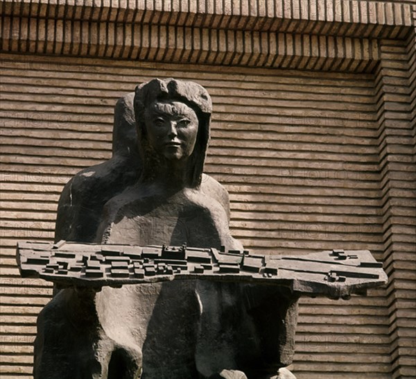 SERRANO
ESCULTURA-ANGEL DE LA GUARDA
ZARAGOZA, EXTERIOR
ZARAGOZA