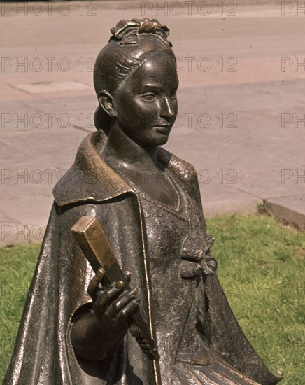 Monument dedicated to Goya - Lady - Detail