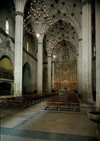 INTERIOR HACIA LA CABECERA
BARBASTRO, CATEDRAL
HUESCA