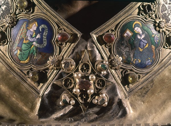 COLLAR DE S VALERO EN ESMALTE
ZARAGOZA, LA SEO
ZARAGOZA
This image is not downloadable. Contact us for the high res.