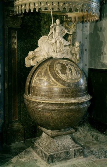 PILA BAUTISMAL
HECHO, IGLESIA PARROQUIAL
HUESCA