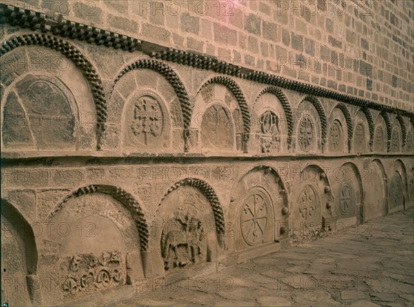 PANTEON DE NOBLES
BOTAYA, MONANSTERIO DE SAN JUAN DE LA PEÑA
HUESCA