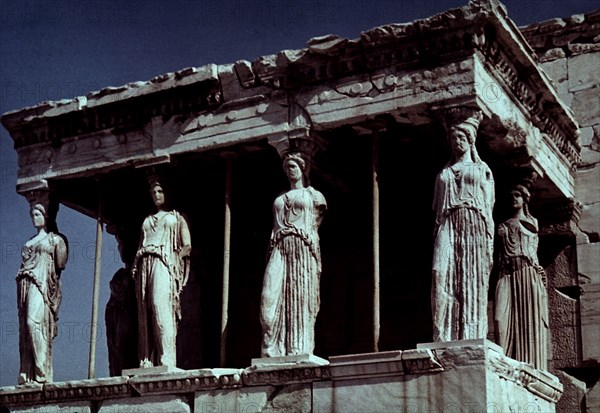 ERECTEION - PORTICO DE LAS CARIATIDES - S V AC
ATENAS, ACROPOLIS
GRECIA
This image is not downloadable. Contact us for the high res.
