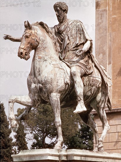 *ESTATUA ECUESTRE DEL EMP MARCO AURELIO ANTONINO (161-180 AC
ROMA, EXTERIOR
ITALIA

This image is not downloadable. Contact us for the high res.