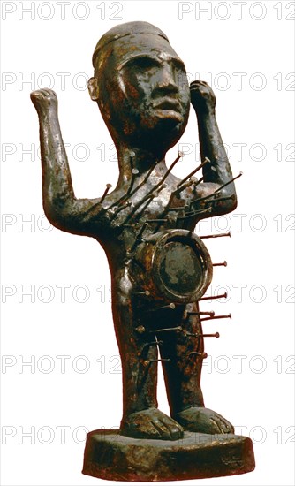 *FETICHE DE AGUJAS-ARTE AFRICANO-CONGO-ESTILO NKISI
VATICANO, MUSEO ETNOGRAFICO
VATICANO