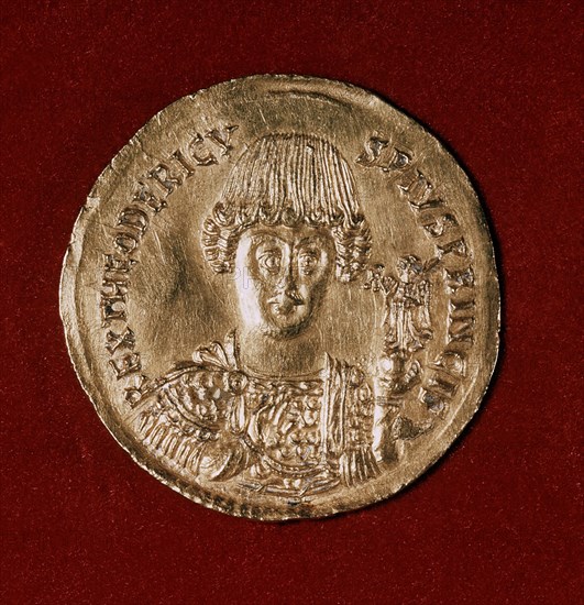*MONEDA DE ORO DE TEODORICO
ROMA, MUSEO NACIONAL ROMANO
ITALIA
This image is not downloadable. Contact us for the high res.