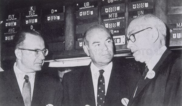 ELI M.BLACK,JOHN M.FOX Y ROBERT RAYMOND ESPECIALISTAS DE LA BOLSA DE N.YORK
This image is not downloadable. Contact us for the high res.
