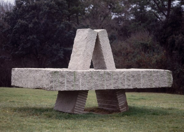 GONZALEZ RIANCHO/BRINGAS
EXTERIOR-ESCULTURA EN PIEDRA EN LOS JARDINES
SANTANDER, PALACIO DE LA MAGDALENA
CANTABRIA
This image is not downloadable. Contact us for the high res.