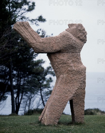 GONZALEZ RIANCHO/BRINGAS
EXTERIOR-ESCULTURA EN PIEDRA EN LOS JARDINES
SANTANDER, PALACIO DE LA MAGDALENA
CANTABRIA
This image is not downloadable. Contact us for the high res.