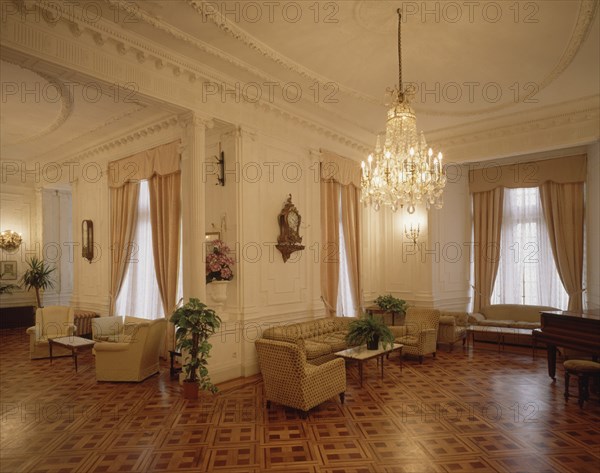 GONZALEZ RIANCHO/BRINGAS
INTERIOR-GRAN SALA DE ESTAR
SANTANDER, PALACIO DE LA MAGDALENA
CANTABRIA
This image is not downloadable. Contact us for the high res.