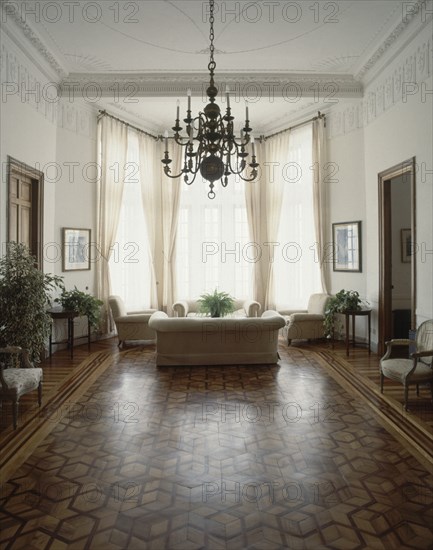 GONZALEZ RIANCHO/BRINGAS
INTERIOR-SALA CON VENTANAL Y SILLONES
SANTANDER, PALACIO DE LA MAGDALENA
CANTABRIA
This image is not downloadable. Contact us for the high res.