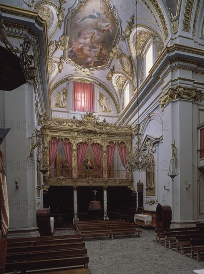 INTERIOR HACIA LOS PIES-CORO Y ARRIBA BALCON PARA LOS REYES
LA GRANJA, COLEGIATA
SEGOVIA