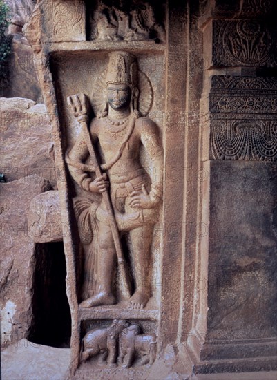 DETALLE DE ESCULTURA DEL GUARDIAN DE LA PUERTA
BADAMI, GRUTA PRIMERA
INDIA
This image is not downloadable. Contact us for the high res.