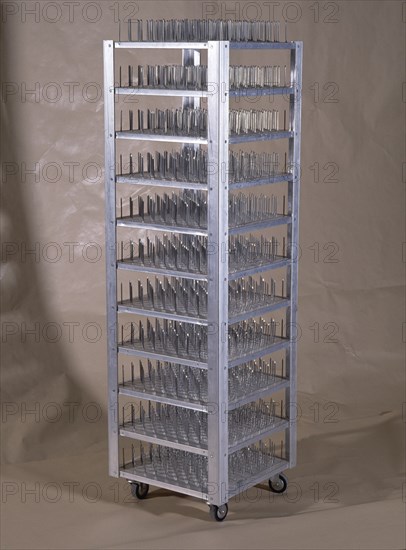 MILLAN JOAQUIN
ESCULTURA-SIN TITULO-MADERA Y METAL-
CORUÑA, COLECCION UNION FENOSA
CORUÑA