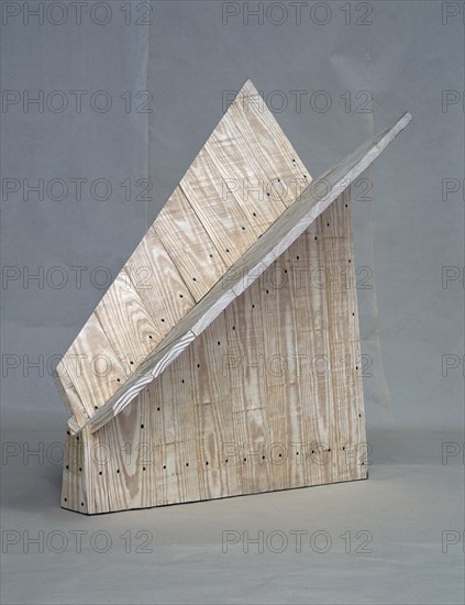 BLASCO ISIDORO
272-1992-MADERA-124X112X64
CORUÑA, COLECCION UNION FENOSA
CORUÑA