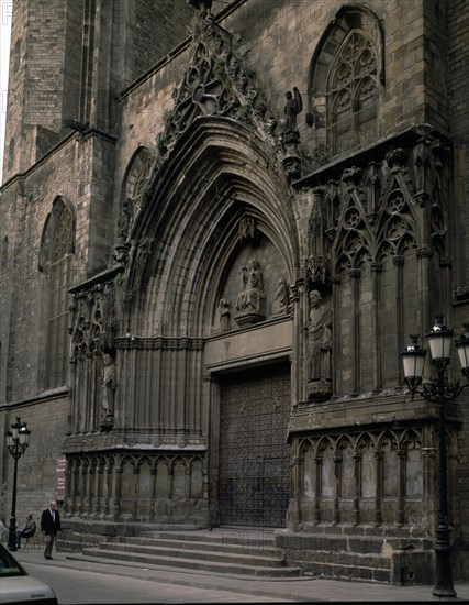 EXTERIOR - PORTADA PRINCIPAL - COMENZADA EN 1329 - GOTICO CATALAN
BARCELONA, IGLESIA DE SANTA MARIA DEL MAR
BARCELONA
This image is not downloadable. Contact us for the high res.