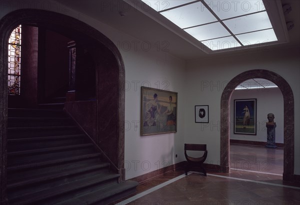 INTERIOR-HALL DE ACCESO A DISTINTAS SALAS DEL MUSEO Y ESCALERA
CORDOBA, MUSEO ROMERO DE TORRES
CORDOBA
This image is not downloadable. Contact us for the high res.