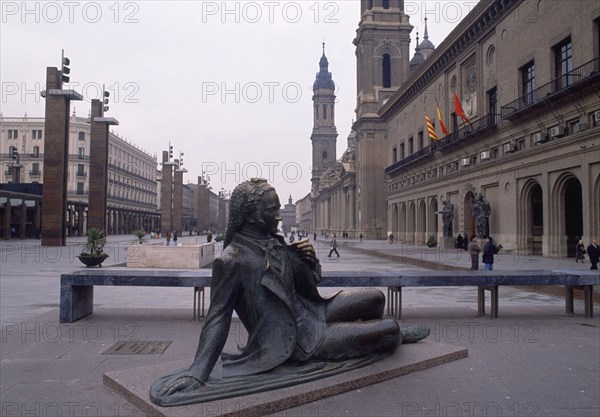 The Pilar's Place Monument dedicated to Goya