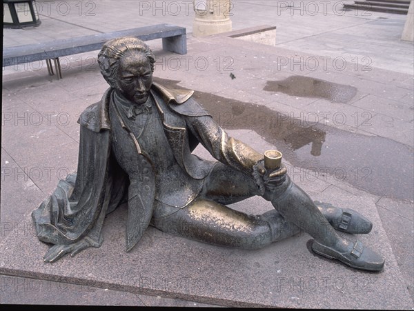 The Pilar's Place Monument dedicated to Goya