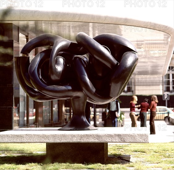 BERROCAL MIGUEL 1933/-
FUNDACION JUAN MARCH ESCULTURA DELANTE DEL EDIFICIO
MADRID, FUNDACION JUAN MARCH COLECCIÓN
MADRID
This image is not downloadable. Contact us for the high res.