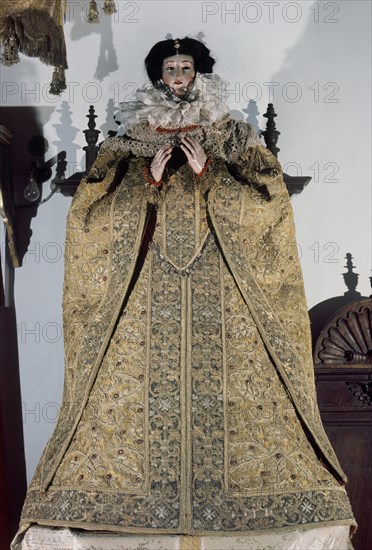 VIRGEN CON TRAJE DE ISABEL CLARA EUGENIA-ANT1598-BROCATEL DORADO/VERDE-TERCIOPELO
TOLEDO, CONVENTO DE SAN CLEMENTE-MUSEO
TOLEDO

This image is not downloadable. Contact us for the high res.