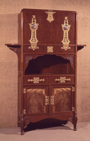 HOMAR GASPAR 1870/53
MUEBLE MODERNISTA
BARCELONA, MUSEO DE ARTE MODERNO
BARCELONA