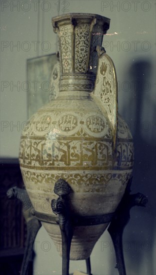 JARRON HISPANO MUSULMAN
SAN PETESBURGO, MUSEO ERMITAGE
RUSIA
This image is not downloadable. Contact us for the high res.