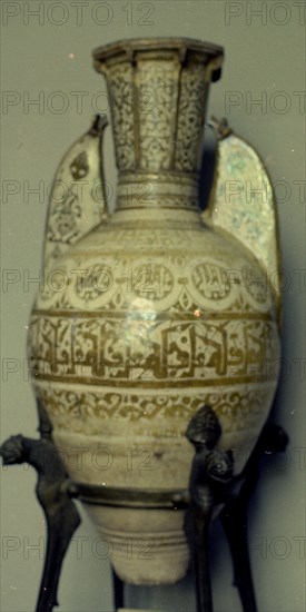 JARRON HISPANO MUSULMAN
SAN PETESBURGO, MUSEO ERMITAGE
RUSIA
This image is not downloadable. Contact us for the high res.