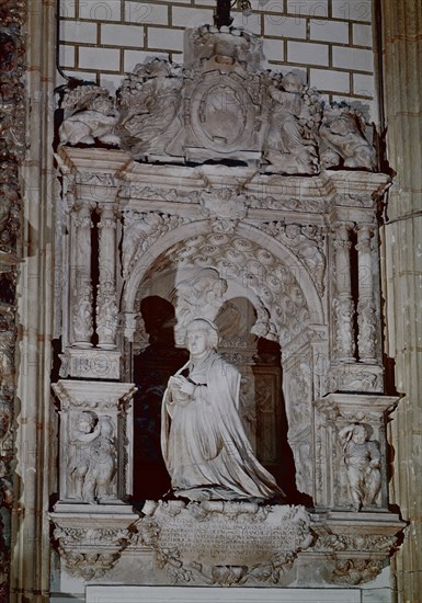 SEPULCRO DE DONA INES DE CARVAJAL
MADRID, CAPILLA DEL OBISPO
MADRID