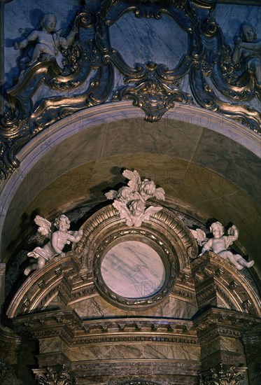 ELEMENTOS DECORATIVOS BARROCOS Y ROCOCO
MADRID, IGLESIA DE SAN MIGUEL
MADRID