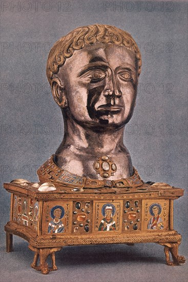 CABEZA RELICARIO DEL PAPA ALEJANDRO-PLATA,BASE DE COBRE CINCELADO Y GRABADO CON ESMALTES
BRUSELAS, MUSEO NACIONAL ARTE E HISTORIA
BELGICA
This image is not downloadable. Contact us for the high res.
