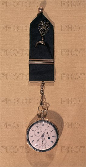 MEURON
RELOJ CAJA EN BISEL INCRUSTADO DE DIAMANTES
MADRID, COLECCION PARTICULAR
MADRID