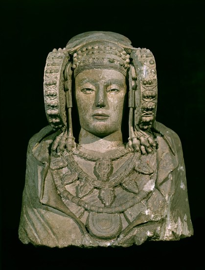 DAMA DE ELCHE (ALICANTE) ESCULTURA IBERICA S IV AC -DESCUBIERTA EN 1897
MADRID, MUSEO ARQUEOLOGICO NACIONAL
MADRID