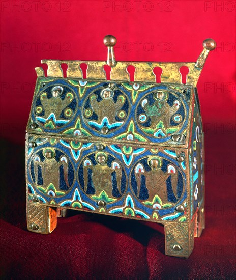 ARQUETA DE ESMALTE DE LIMOGES DEL S XII BRONCE
MADRID, MUSEO ARQUEOLOGICO NACIONAL
MADRID
This image is not downloadable. Contact us for the high res.