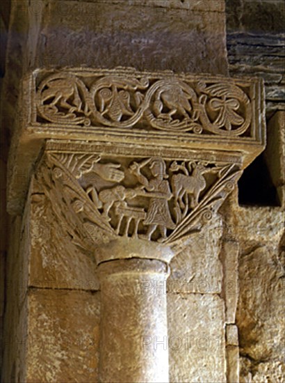 INTERIOR - CAPITEL VISIGOTICO DEL SIGLO VII-SACRIFICIO DE ISAAC
PROVINCIA, IGLESIA DE SAN PEDRO NAVE
ZAMORA