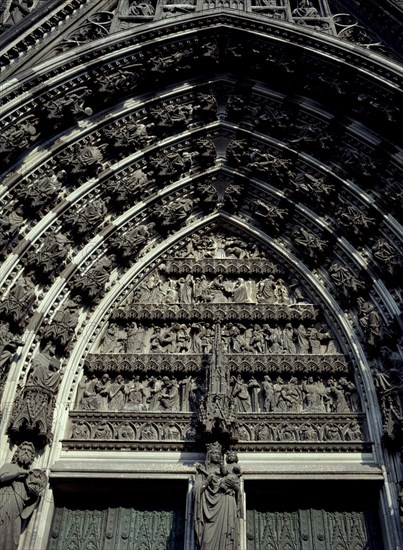 CATEDRAL - FRONTON DE LA PORTADA LATERAL
COLONIA, EXTERIOR
ALEMANIA