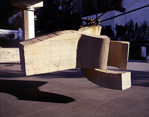 CHILLIDA EDUARDO 1924/2002
ESCULTURA-SIRENA VARADA (MUSEO PASEO CASTELLANA)
MADRID, MUSEO AL AIRE LIBRE DE LA CASTELLANA
MADRID