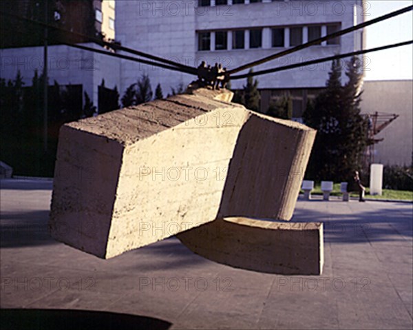 CHILLIDA EDUARDO 1924/2002
ESCULTURA-SIRENA VARADA (MUS PASEO CASTELLANA)
MADRID, MUSEO AL AIRE LIBRE DE LA CASTELLANA
MADRID