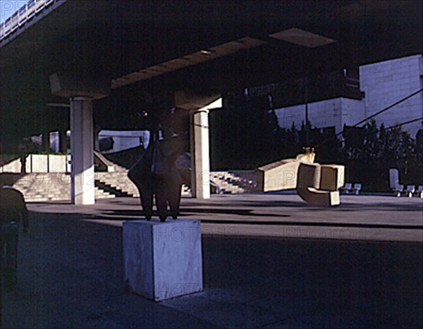 CHILLIDA EDUARDO 1924/2002
ESCULTURA-SIRENA VARADA (MUS PASEO CASTELLANA)
MADRID, MUSEO AL AIRE LIBRE DE LA CASTELLANA
MADRID