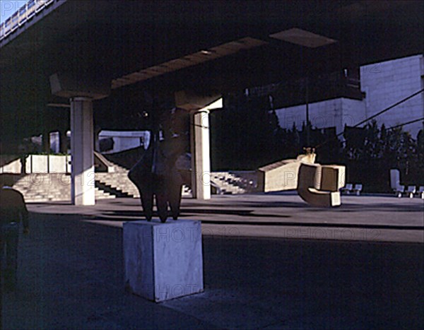 CHILLIDA EDUARDO 1924/2002
ESCULTURA-SIRENA VARADA (MUS PASEO CASTELLANA)
MADRID, MUSEO AL AIRE LIBRE DE LA CASTELLANA
MADRID