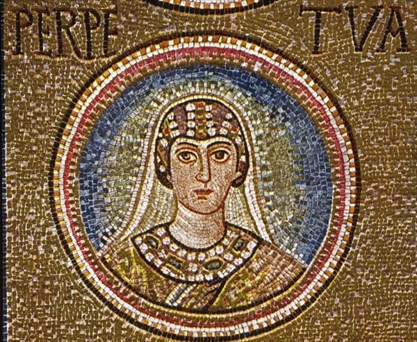 R- MOSAICO - TONDO CON EL BUSTO DE LA EMPERATRIZ TEODORA - S VI
RAVENA, IGLESIA DE SAN VITALE
ITALIA