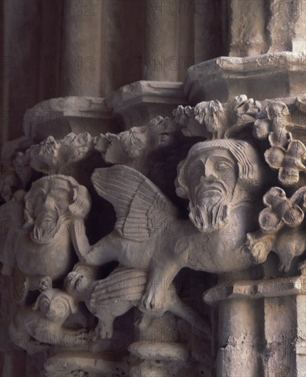 CAPITEL DEL CLAUSTRO-MONSTRUO CON CARA HUMANA
SANTES CREUS, MONASTERIO SANTES CREUS
TARRAGONA