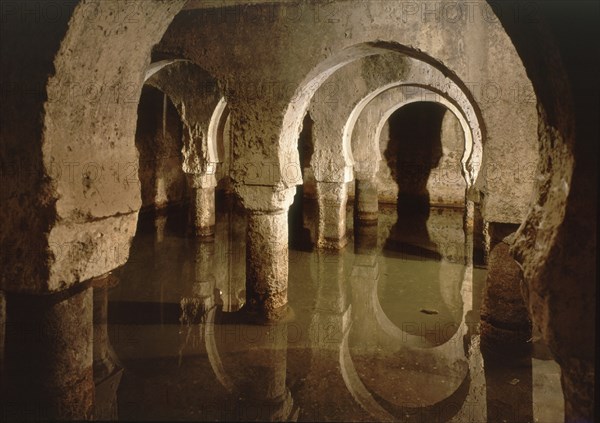 ALJIBE ALMOHADE DE LA ANTIGUA CASA DE LAS VELETAS-
CACERES, MUSEO PROVINCIAL
CACERES