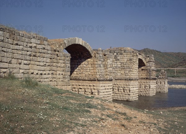 PUENTE ROMANO DE ALCONETAR EN EL EMBALSE DE ALCANTARA (RUINAS)
PROVINCIA, EXTERIOR
CACERES

This image is not downloadable. Contact us for the high res.