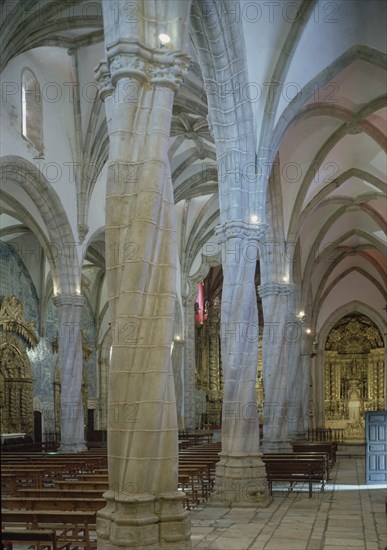 INTERIOR DE LAS NAVES
OLIVENZA, IGLESIA DE LA MAGDALENA
BADAJOZ