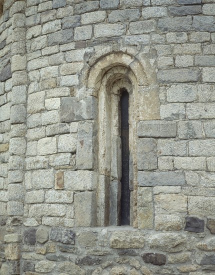 EXTERIOR--ABSIDE-DET VENTANA
TAHULL, IGLESIA DE SAN CLEMENTE
LERIDA