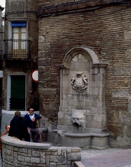 FUENTE DE LES PIQUES
LERIDA, EXTERIOR
LERIDA