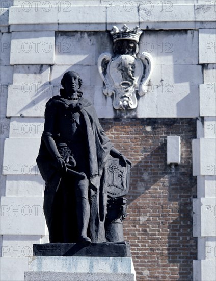 MICHEL PIERRE 1728/1809
ESCULTURA DE CARLOS III
MADRID, PALACIO REAL-EXTERIOR
MADRID